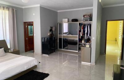 VENDE-SE: Moradia de Luxo T5 (Suítes) em Mapulene – Exclusividade e Espaço